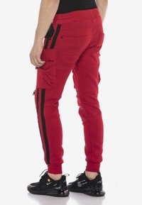 Cipo & Baxx JOGGING PANTS - Jogginghose - red
