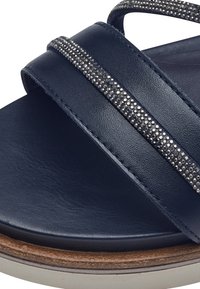 Tamaris Sandály na platformě - navy