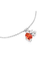 Collar de plata con un colgante de gema ovalada naranja con engastes de garra y un pequeño charm decorativo. La cadena es delicada con eslabones.