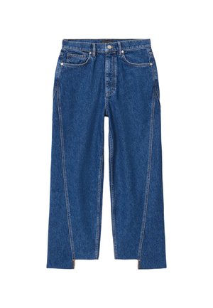 Blå denimjeans med høj talje, forlommer, knaplukning og sidesømme, der går ned i ankelspalter.