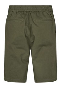 Olijfgroene korte broek met een elastische tailleband, voorzien van twee achterzakken en een eenvoudige, gladde textuur. Het ontwerp is casual en functioneel.