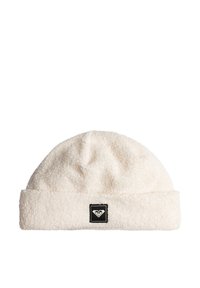 Witte fluffy gebreide beanie met een omgeslagen rand en een zwart logo patch met een hartontwerp. Zachte, gestructureerde stof die geschikt is voor koud weer.