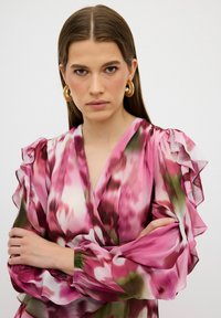 adL PATTERNED - Freizeitkleid - printed fuschia