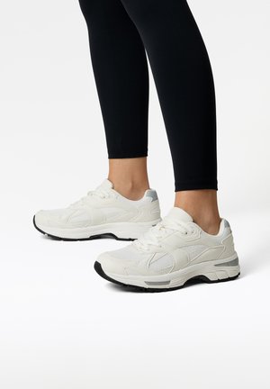 OYSHO RETRO RUNNING - Treenikenkä - white