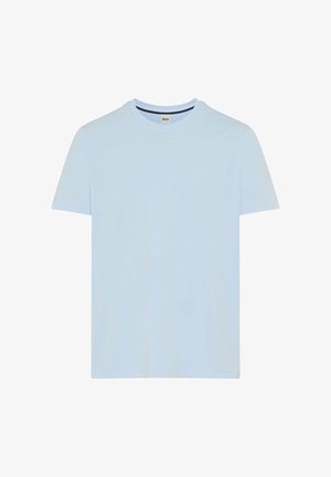 Hellblaues T-Shirt mit kurzen Ärmeln und Rundhalsausschnitt, mit einem kleinen Nackenetikett, vor weißem Hintergrund.