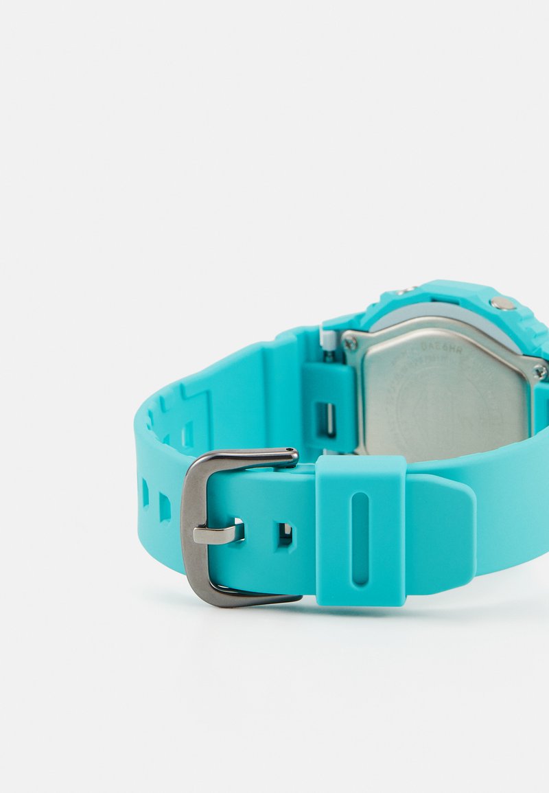 Orologio G-Shock Argento Digitale Uomo offerta trendy cod. GM-5600YM