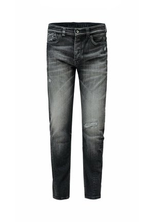 Jeans de mezclilla gris con un corte ajustado, que presentan detalles desgastados y un acabado envejecido. El diseño incluye cinco bolsillos y un cierre de botón.