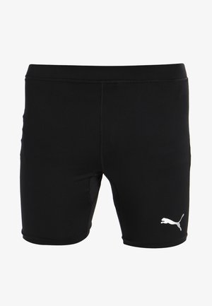 Juodi sportiniai šortai, pagaminti iš tamprios medžiagos, pasižymintys prigludusia forma, elastingu juosmeniu ir sidabriniu Puma logotipu apatinėje kairėje pusėje.