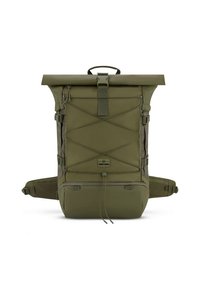 Batoh s olivově zeleným rolovacím uzávěrem vyrobený z odolné látky. Má nastavitelné popruhy, kapsy na zip a přední design s pružnou šňůrou pro další úložný prostor.