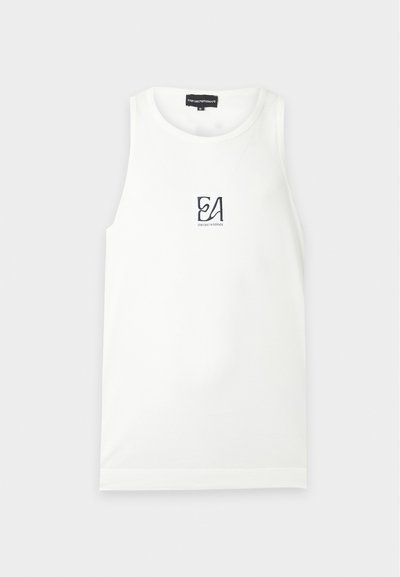 Λευκό αμάνικο τοπ με μικρό μαύρο λογότυπο "EA Emporio Armani" στο κέντρο του στήθους.