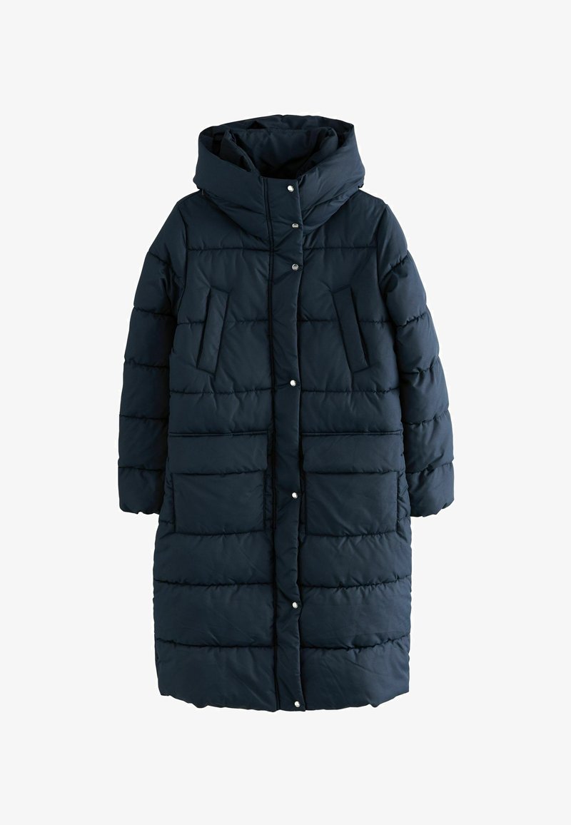 Tummansininen puhvitakki hupulla, jossa on vaakasaumat, nepparikiinnitys ja kaksi etutaskua. Valmistettu sileästä, eristetystä kankaasta.