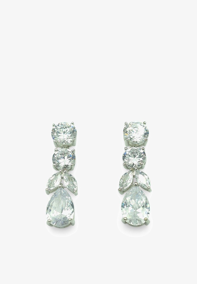 Boucles d'oreilles pendantes en cristal avec trois pierres rondes et des accents en forme de marquise, montées sur un métal de couleur argentée, mettant en valeur des gemmes claires et étincelantes.