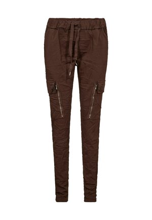 Barna cargo nadrág elasztikus derékkal, húzózsinórral, oldalán cipzáras zsebekkel és gyűrött textúrával. Slim fit kialakítás.