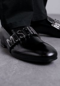 MOSCHINO SCARPA UOMO - Polobotky - nero