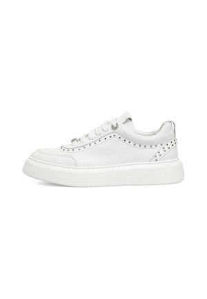 Trainers - white