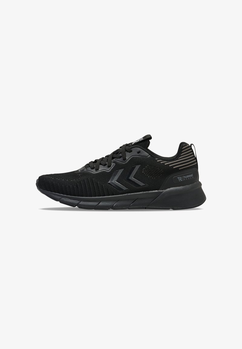Czarne sportowe buty z przewiewną siateczką, teksturowanymi nałożeniami i kontrastowymi akcentami. Oferują amortyzowaną podeszwę oraz wspierającą konstrukcję.