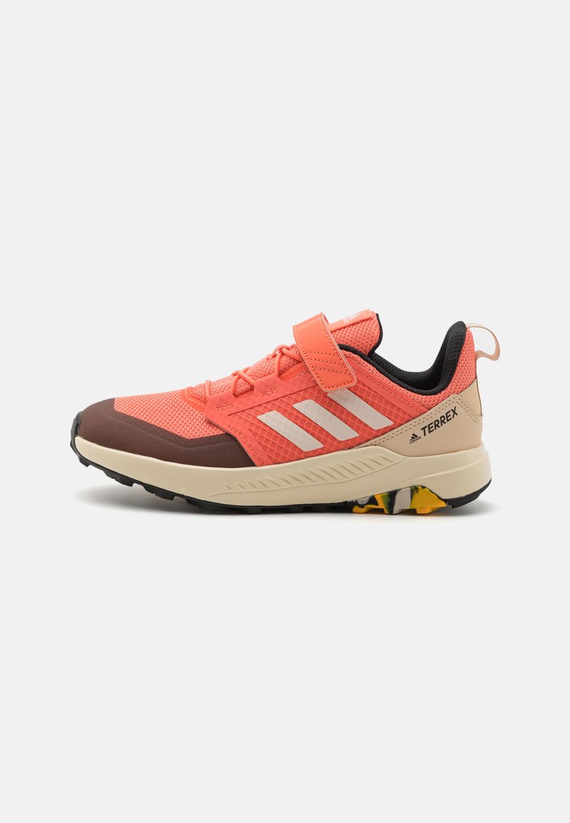 Adidas Terrex TERREX TRAILMAKER UNISEX Trail running shoes coral