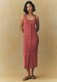 Next SQUARE NECK BUTTON DOWN COLUMN MIDI - Haljina od žerseja - pink red stripe