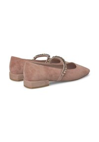 Ballerine in suede rosa con punta appuntita, due cinture decorate con strass e tacco basso. Texture morbida e design classico.