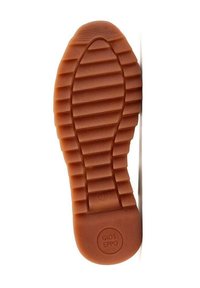 Suola delle scarpe in gomma di colore marrone, caratterizzata da un motivo testurizzato con scanalature e un logo circolare con "GIOS EPPO" nella zona del tallone.