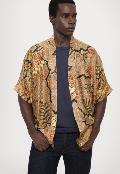 Origin Of Hearts BEGA KIMONO UNISEX - Lehká bunda - amber