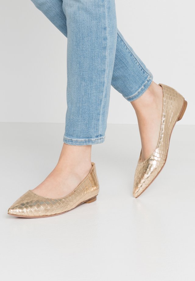 LIA - Ballerinat - metallic mekong