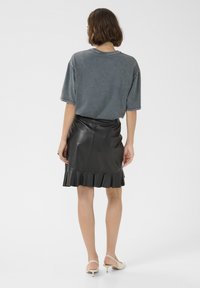 Culture CUATAM - Átlapolós szoknya - black