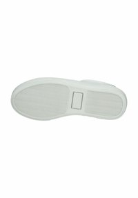 Suola di sneaker bianca con un design testurizzato, caratterizzata da una superficie in gomma liscia e un motivo rettangolare al centro.