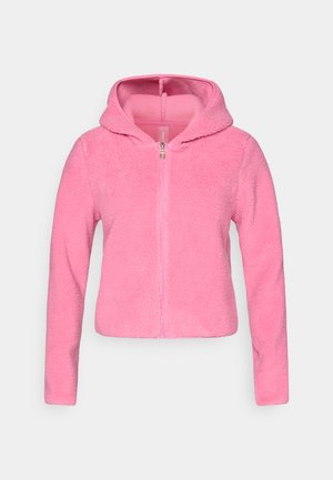 Rosa fleecejakke med glidelås og hette. Mykt, teksturert stoff; har lange ermer og glidelås foran. Midt-lang modell.