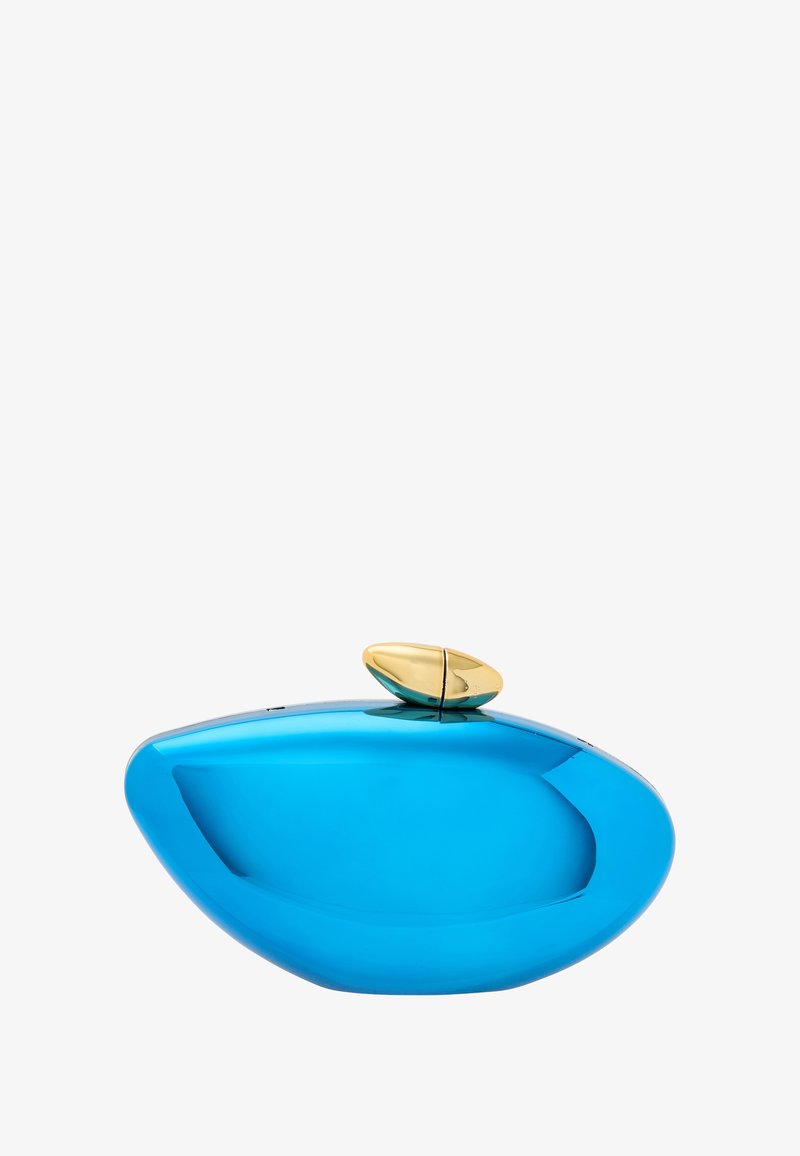 Kék üveg parfümös üveg ovális formájú, arany színű kupakkal. Simál textúra, fényes felület és minimalista dizájn jellemzi.