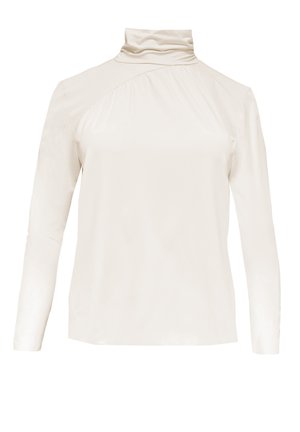 Crèmekleurige top met lange mouwen en een hoge, opgevouwen kraag. Heeft een gladde, licht glanzende textuur en een diagonale naaddetail aan één zijde.