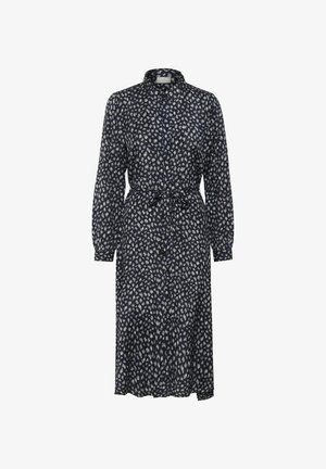 Sötétkék ruha sima anyagból, gombos elülső résszel, hosszú ujjal, derékra kötött övvel, és egy szétszórt fehér mintázattal.