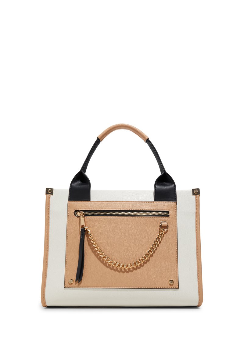 Sac à main structuré en cuir beige, noir et blanc. Dispose d'une poignée supérieure, d'une poche zippée à l'avant et d'un accent en chaîne dorée. Texture lisse.