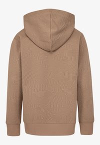 Felpa marrone con cappuccio caratterizzata da un motivo geometrico testurizzato, cappuccio e polsini e orlo a costine. Il tessuto appare morbido e uniforme nel colore.