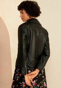 Love & Roses LONG LINE REGULAR FIT - Dirbtinės odos striukė - black