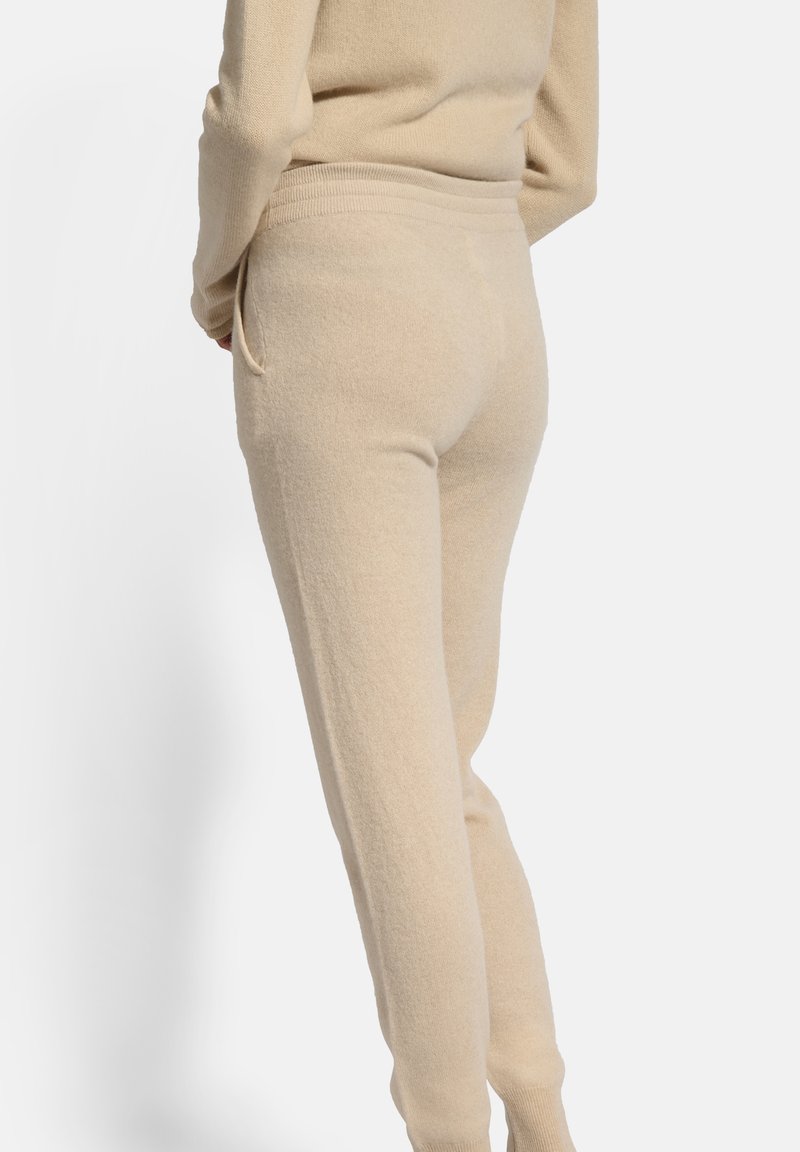 Just Cashmere JOGGING Pantaloni sportivi sand/sabbia
