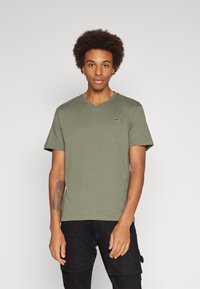 Lacoste Basic póló - khaki