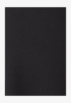 Tessuto nero con una superficie liscia e leggermente testurizzata. Il materiale sembra elastico e uniforme nel colore, senza motivi o decorazioni visibili.