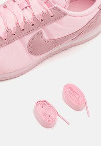 Nike Sportswear CORTEZ SE TREND - Joggesko - med soft pink/pink ice