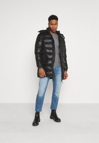 Brave Soul JARED - Parca - black