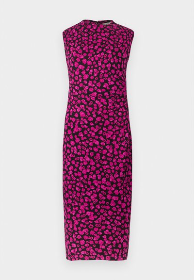 Virágmintás midi ruha, testhezálló sziluettel és magas nyakkal. Fekete anyagból készült, rózsaszín virágmintákkal díszítve.