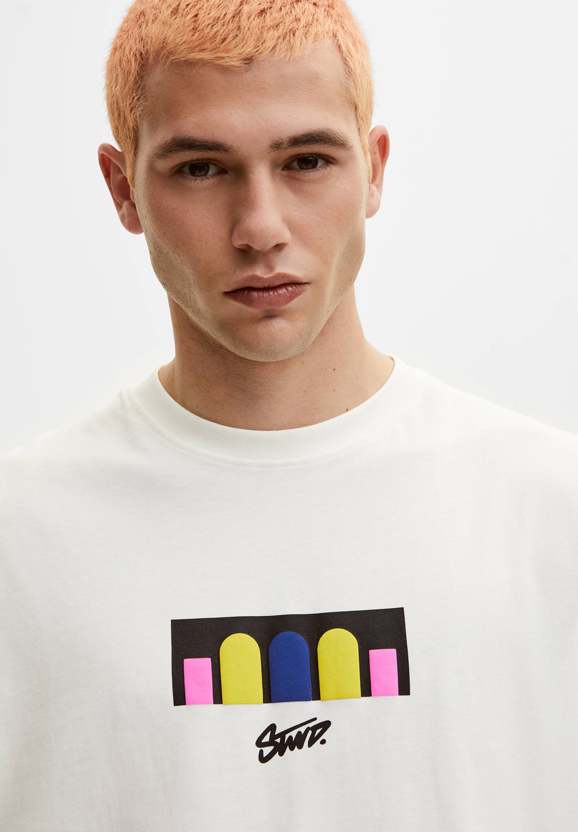 pull and bear graphic t shirt