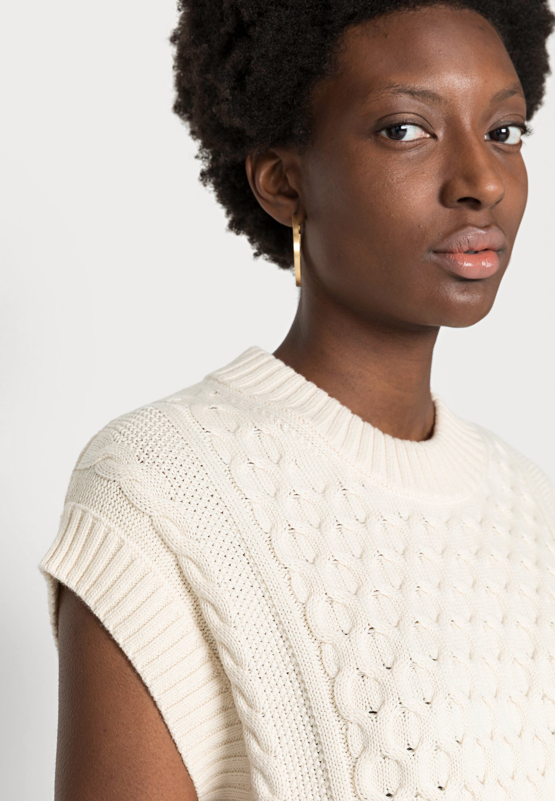 GANT CABLE VEST - Jumper - cream/off 