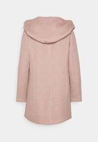 Cappotto in misto lana rosa con cappuccio, dotato di maniche lunghe, taglio dritto e tessuto testurizzato. Senza chiusure visibili o fantasie.