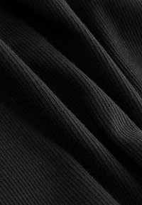 Non sélectionné, black