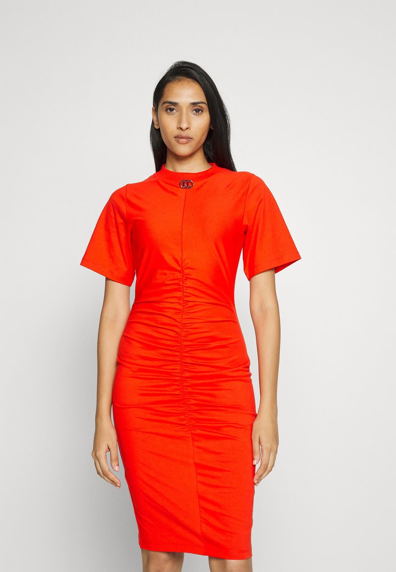 KARL LAGERFELD RUCHED TSHIRT DRESS Robe fourreau fiery red/rouge
