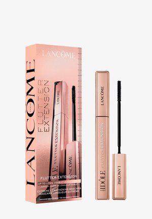 Mascara Lancôme Idôle Flutter Extension avec emballage rose doré et brosse noire, mettant en avant des bénéfices d'allongement extrême et d'extension des cils.