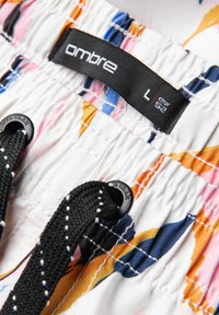 Non sélectionné, white