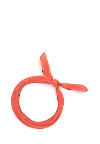 Bufanda de seda coral para el cabello; forma circular con un acento anudado; textura suave; material ligero; diseñada para opciones de peinado versátiles.