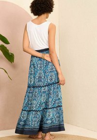 Love & Roses TIERED  DETAIL  - REGULAR FIT - A-vonalú szoknya - navy blue